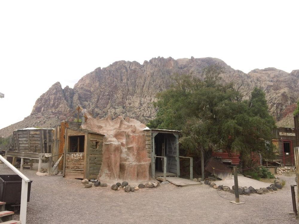 Bonnie Springs Ranch Motel Blue Diamond Exterior photo
