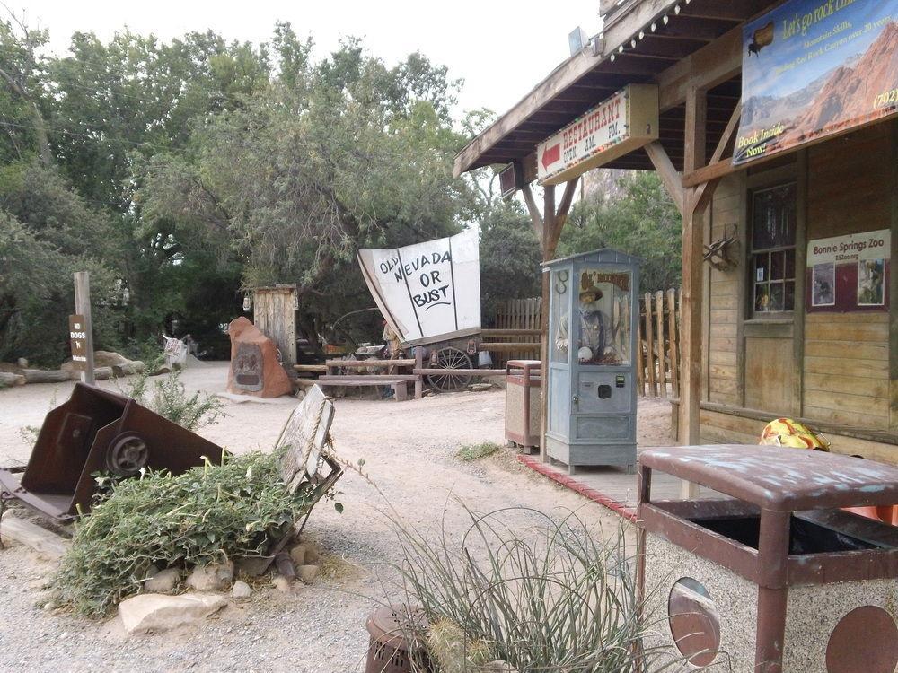 Bonnie Springs Ranch Motel Blue Diamond Exterior photo