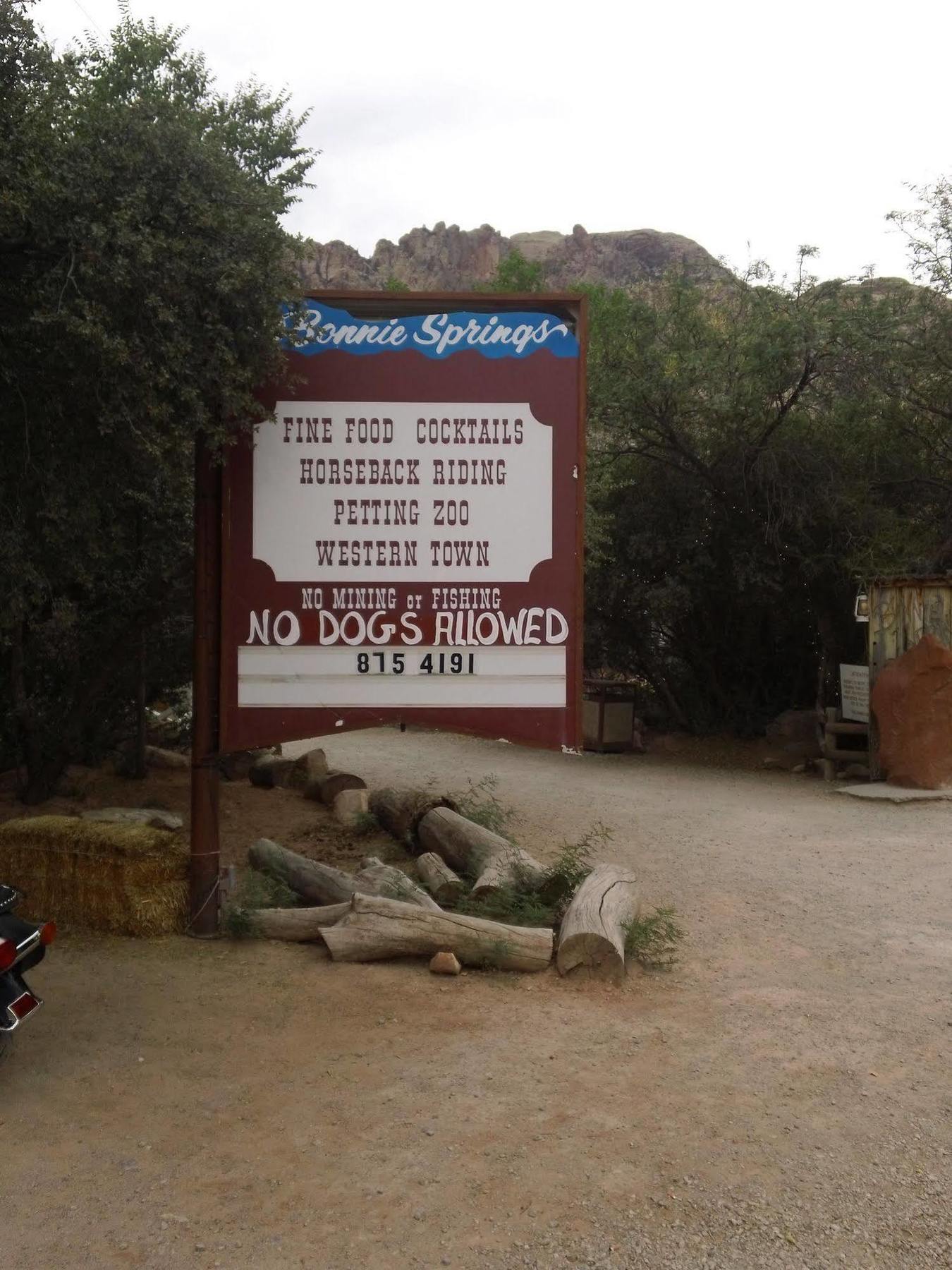 Bonnie Springs Ranch Motel Blue Diamond Exterior photo